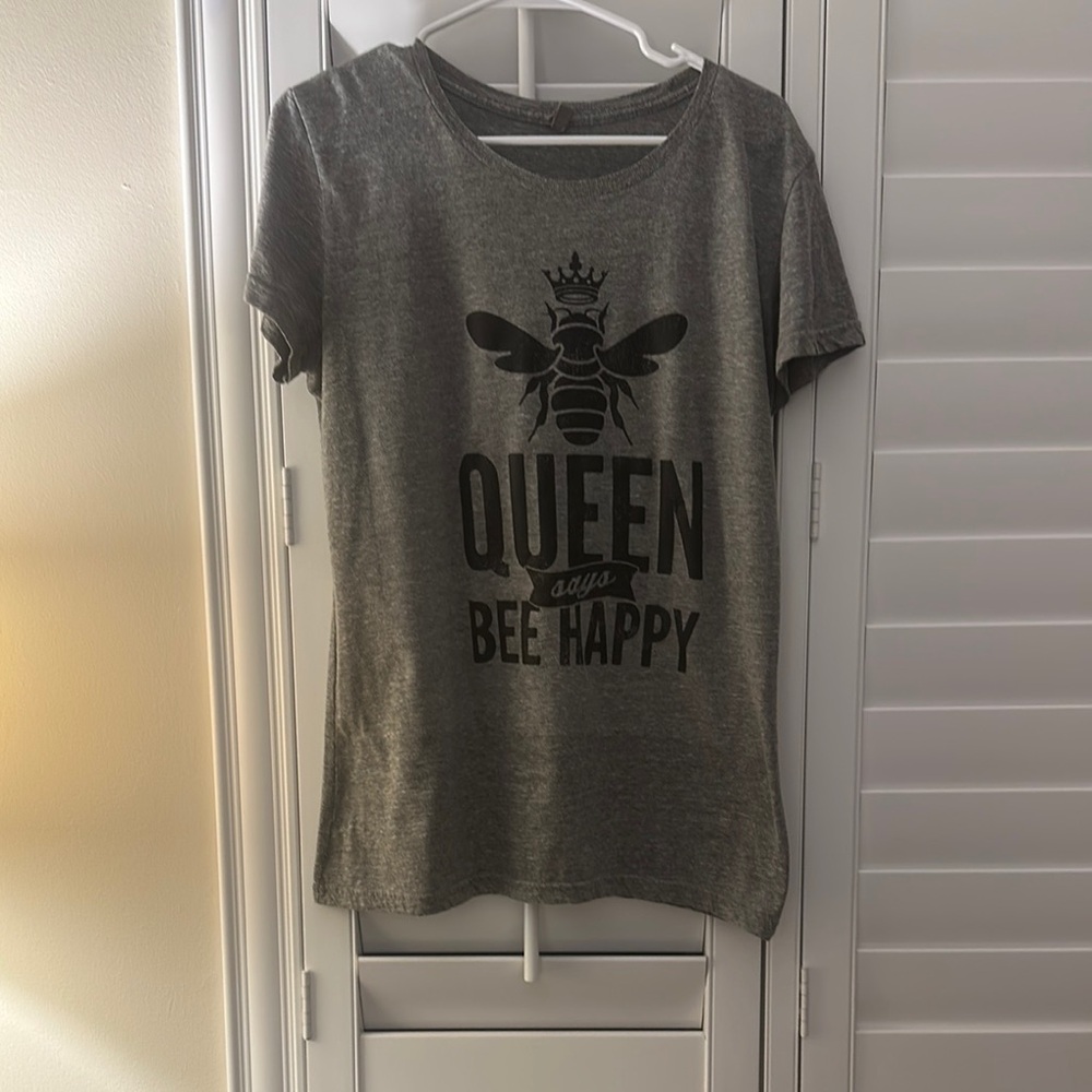 Women’s T shirt